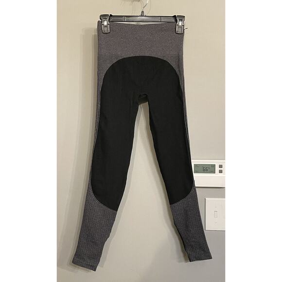 Spanx Leggings Yoga Active Curved Lines Workout Womens M - Picture 2 of 7